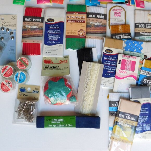 Lot Of Vintage Sewing Zippers, Trims, Hem Trim, Bias Tape Pin Cushion - Picture 2 of 10